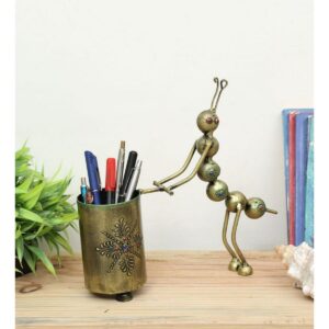 Animal-Figurine-Pen-Stand.jpg