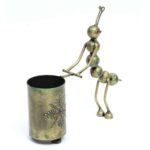 Animal-Figurine-Pen-Stand-6.jpg