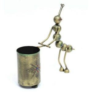 Animal-Figurine-Pen-Stand-6.jpg