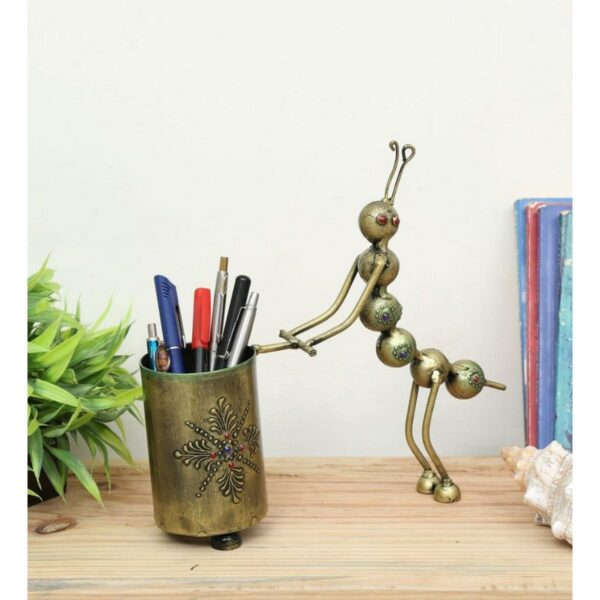 Animal-Figurine-Pen-Stand.jpg