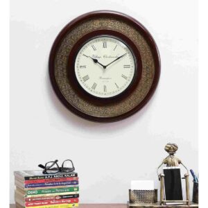 Antique-Brown-Wooden-Clock-For-Interior-Decor-001.jpg