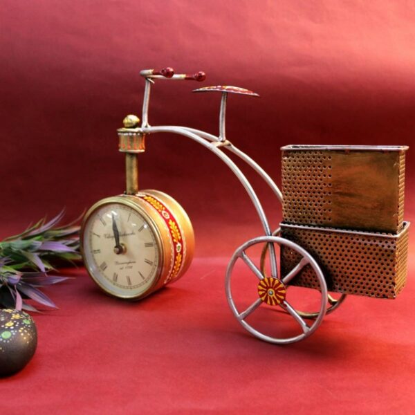 IRON-PAINTED-CYCLE-PEN-STAND-1.jpg