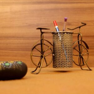 Iron-Painted-Cycle-Pen-Stand.jpg