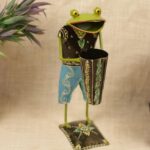 Iron-Painted-Frog-Pen-Stand.jpg