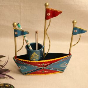 Iron-Painted-Pen-Stand-Boat.jpg