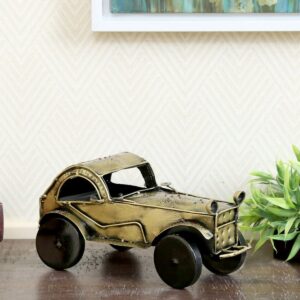 Metallic-Antique-Car-Table-Decor.jpg