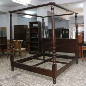 Natural-Solid-Wood-Classic-Canopy-Bed-For-Bedroom1.jpg