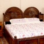 Sheesham-Antique-Finish-Bed-With-storage-box3.jpg