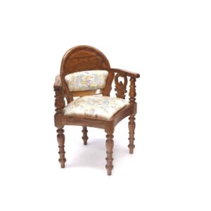 Stylish-Natural-Polish-Carved-Chair.jpg