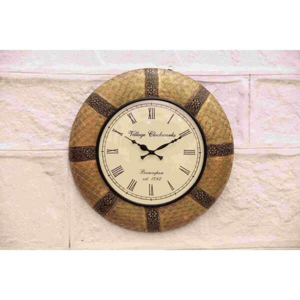 Wooden-Retro-Wall-Clock-Wall-Decor.jpg